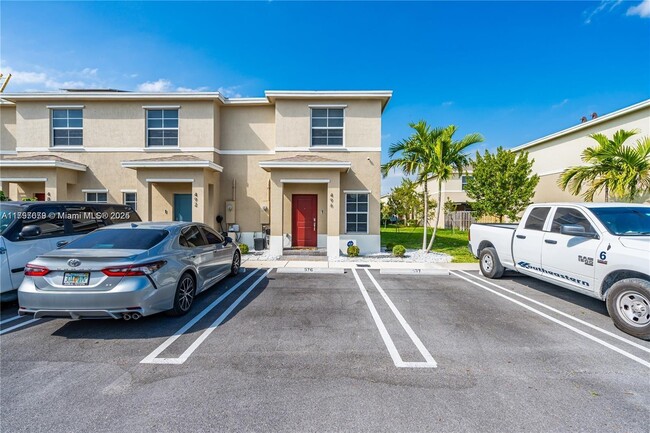 Foto del edificio - 496 NE 4th Ln