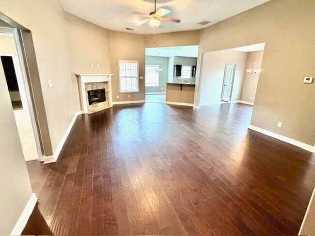 Foto del edificio - Now Leasing a 4-Bedroom 3 Bath Home In Olive Branch