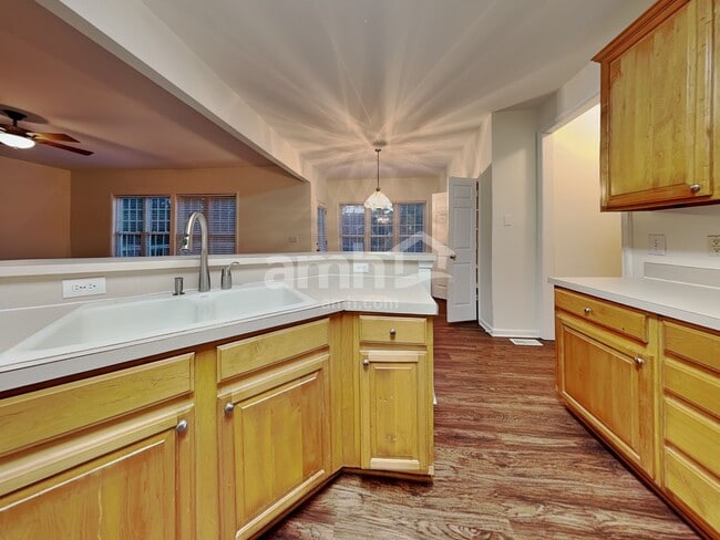 Foto del edificio - 4141 Autumn Cove Dr