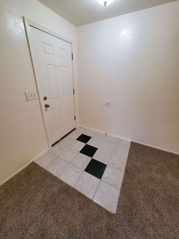 Foto del edificio - 3719 Hawthorne Ave NE