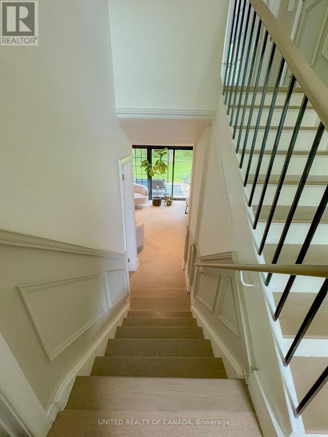 Building Photo - 178 Three Valleys Dr