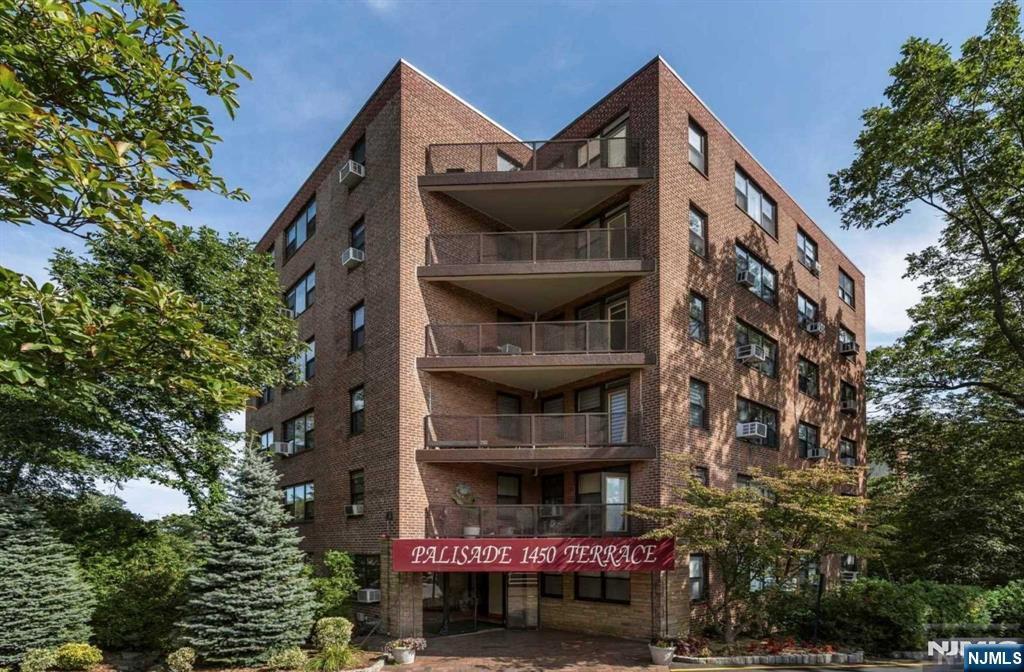 Foto principal - 1450 Palisade Ave