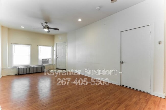 Foto del edificio - 7774 Montgomery Ave