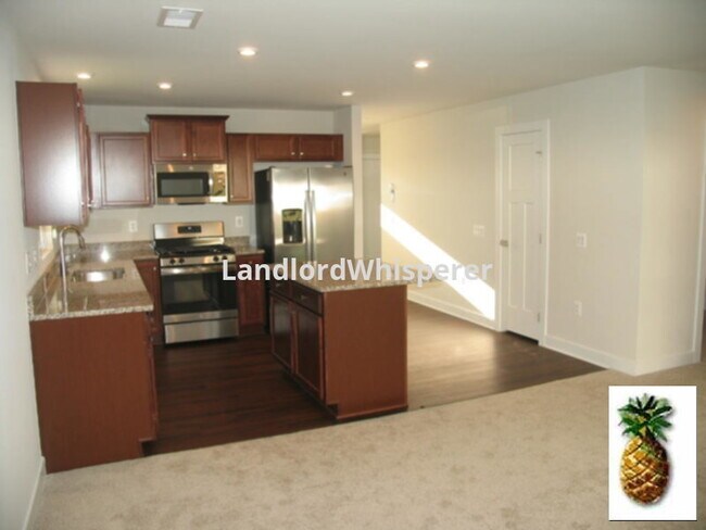 Building Photo - 25 Pine Knot Dr