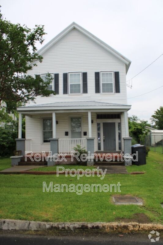 Building Photo - 537 Watkins St