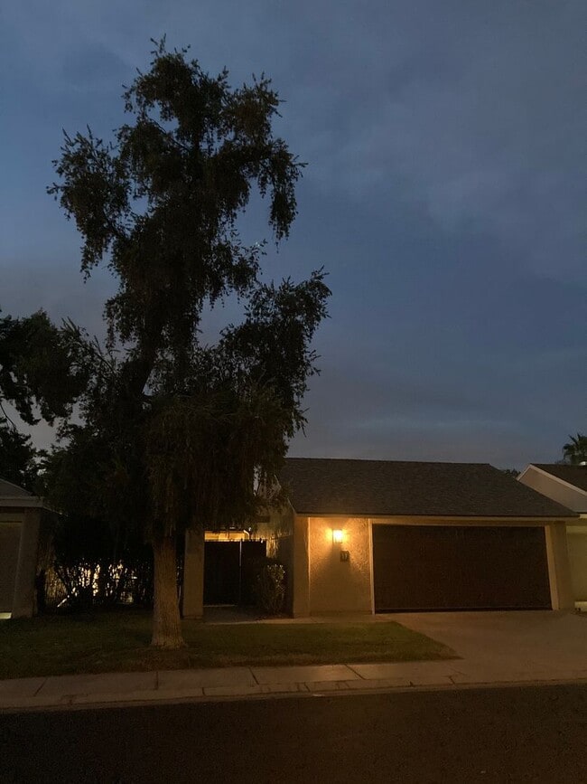 Building Photo - Perfect & Newly Updated Vacation Home, 45+ Active Adult Community. Available now through November...