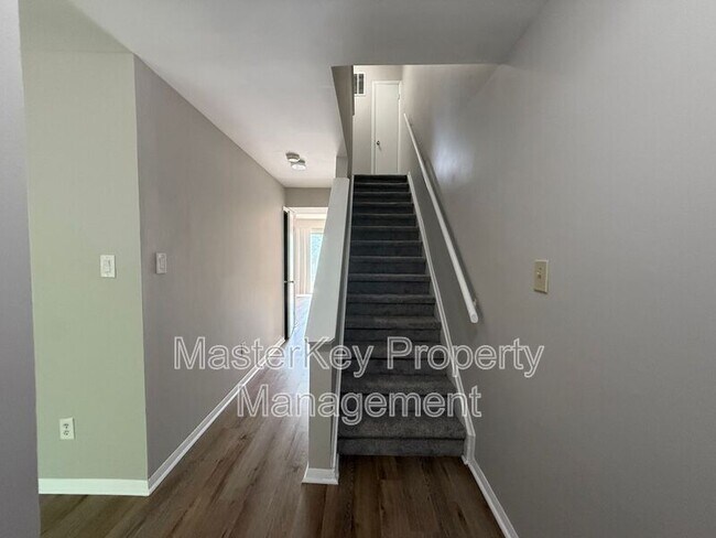 Building Photo - 1273 Teakwood Pl