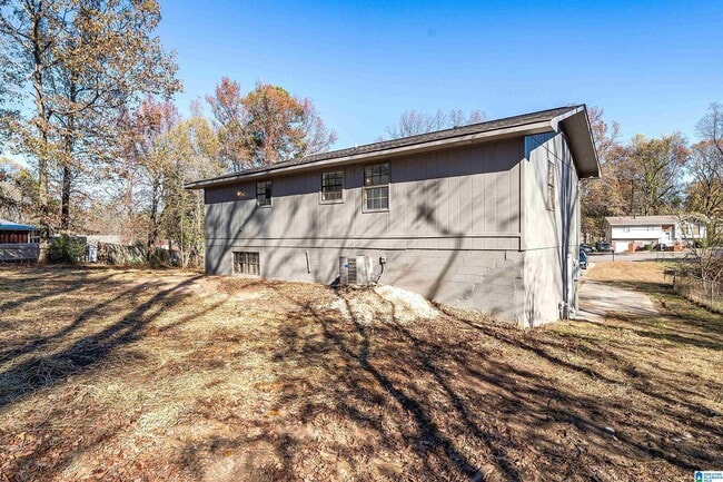 Building Photo - 325 13th Way