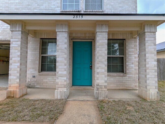 Building Photo - 2315 Shady Birch Dr