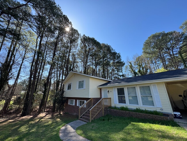 Building Photo - Room in Single Family Home on Forge Rd