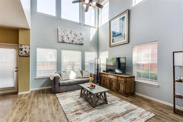 Building Photo - 8730 Manhattan Ave