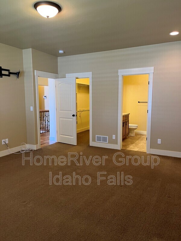 Foto del edificio - 1203 Monarch Ridge