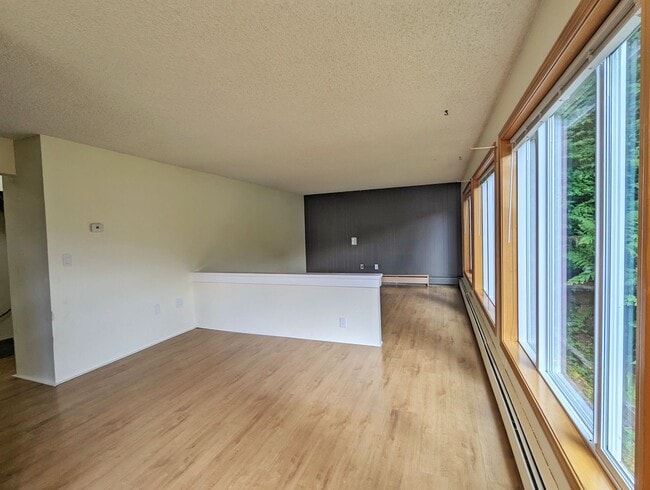 Building Photo - Channel View Aurora Arms Condo, Unfurished...