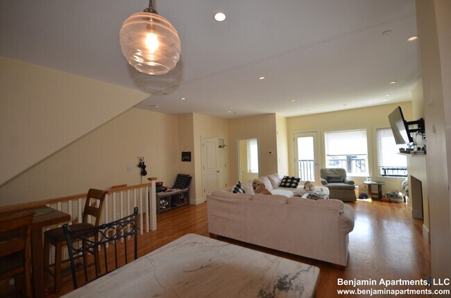 Building Photo - 124 Tremont St