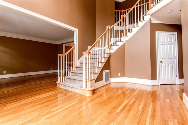 Building Photo - 5020 Greatwood Ln