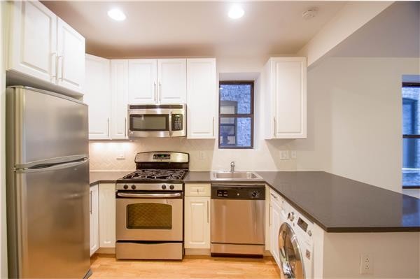 Building Photo - 305 W 150th St