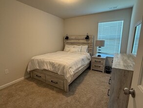 Building Photo - 1200 Quindell Dr