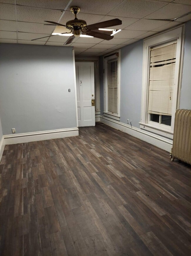Building Photo - 744 1st St