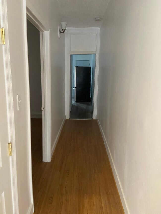 Foto del edificio - 1918 Penrose Ave