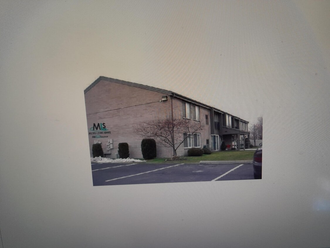 503 Sunset Ln, St. Clair Shores, MI 48082 Condo for Rent in St. Clair