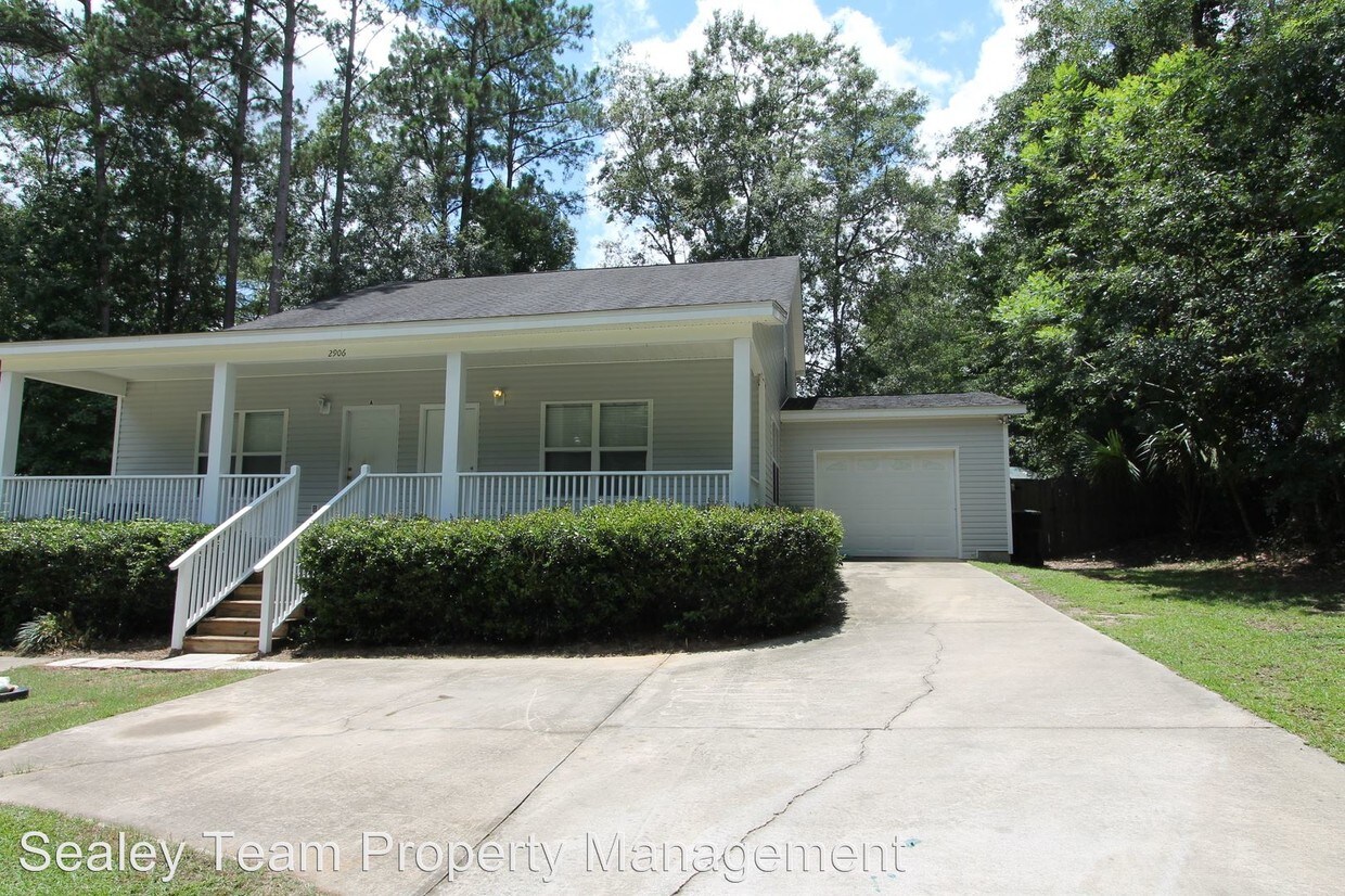 Primary Photo - 4 br, 3 bath House - 2906 Grady Rd unit B