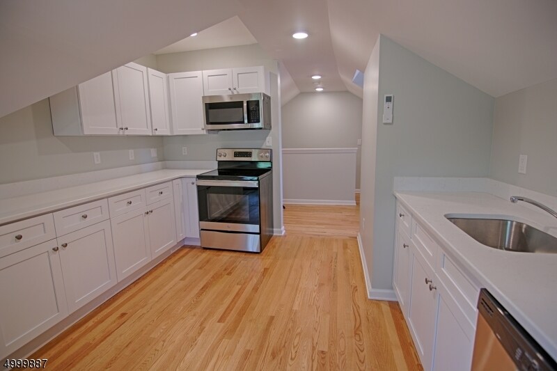 Primary Photo - 30 Olcott Square