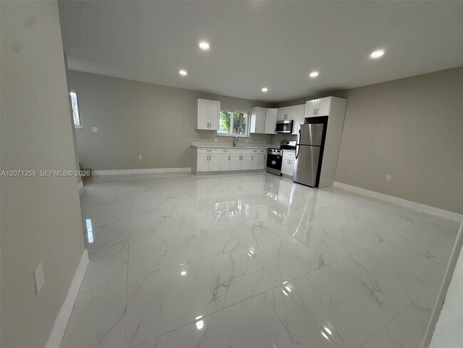 Foto del edificio - 17690 NE 19th Ave