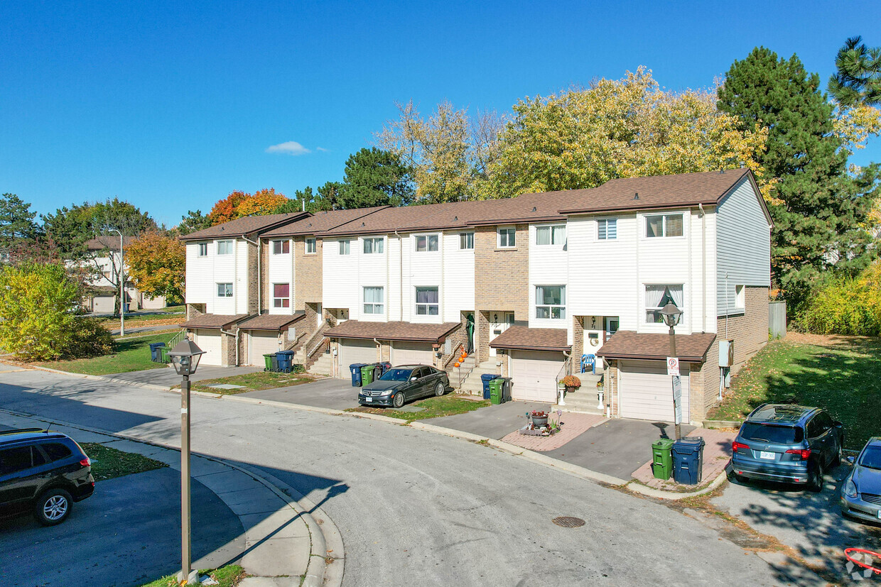 Primary Photo - Markham Corners