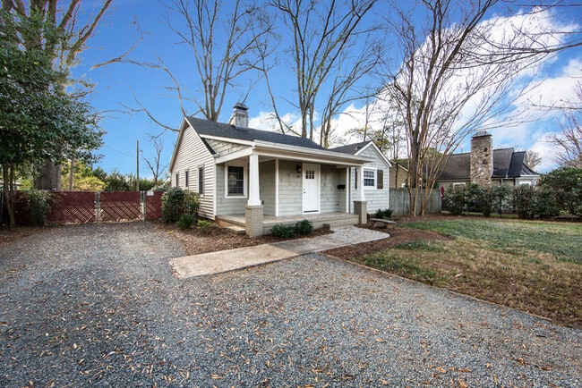 Building Photo - Charming 3BD/1BA Home in Sedgefield!