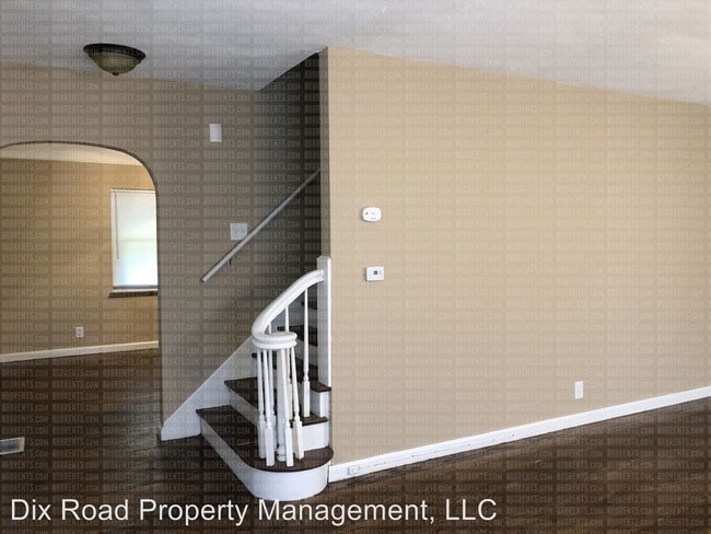 Building Photo - 3 br, 2.5 bath House - 4001 Oak Avenue,