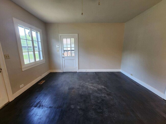 Foto del edificio - 407 Sullenberger Ave