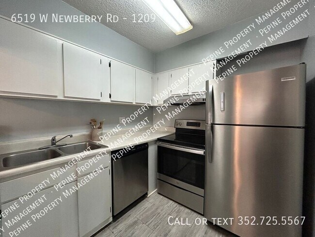 Foto del edificio - 6519 W Newberry Rd