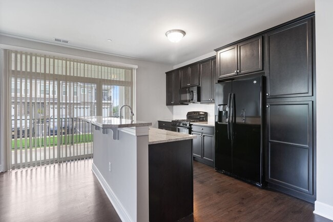 Interior Photo - Essex Chase