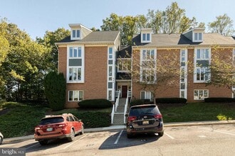 Building Photo - 645 Oakland Hills Dr
