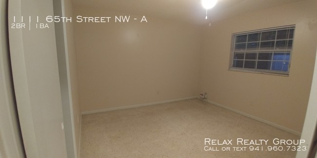 Building Photo - Charming 2bed/1bath duplex available