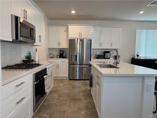 Building Photo - 16273 Castello Ln