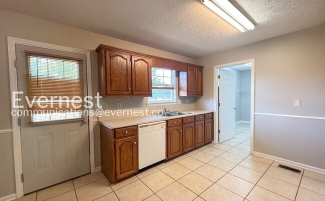 Building Photo - 120 Buckingham Cir