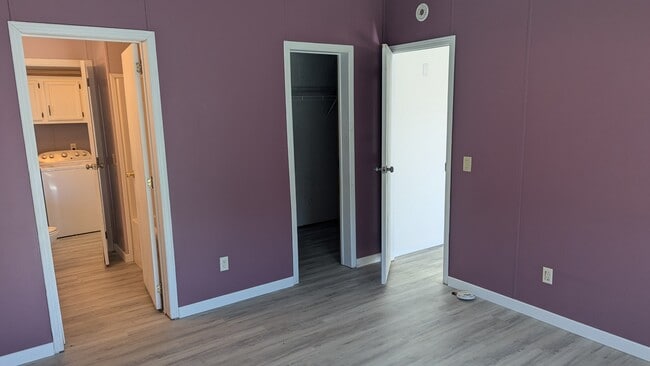 Building Photo - 121 Polopony Ct