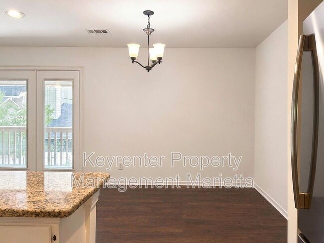 Building Photo - 2190 Palmyra Dr
