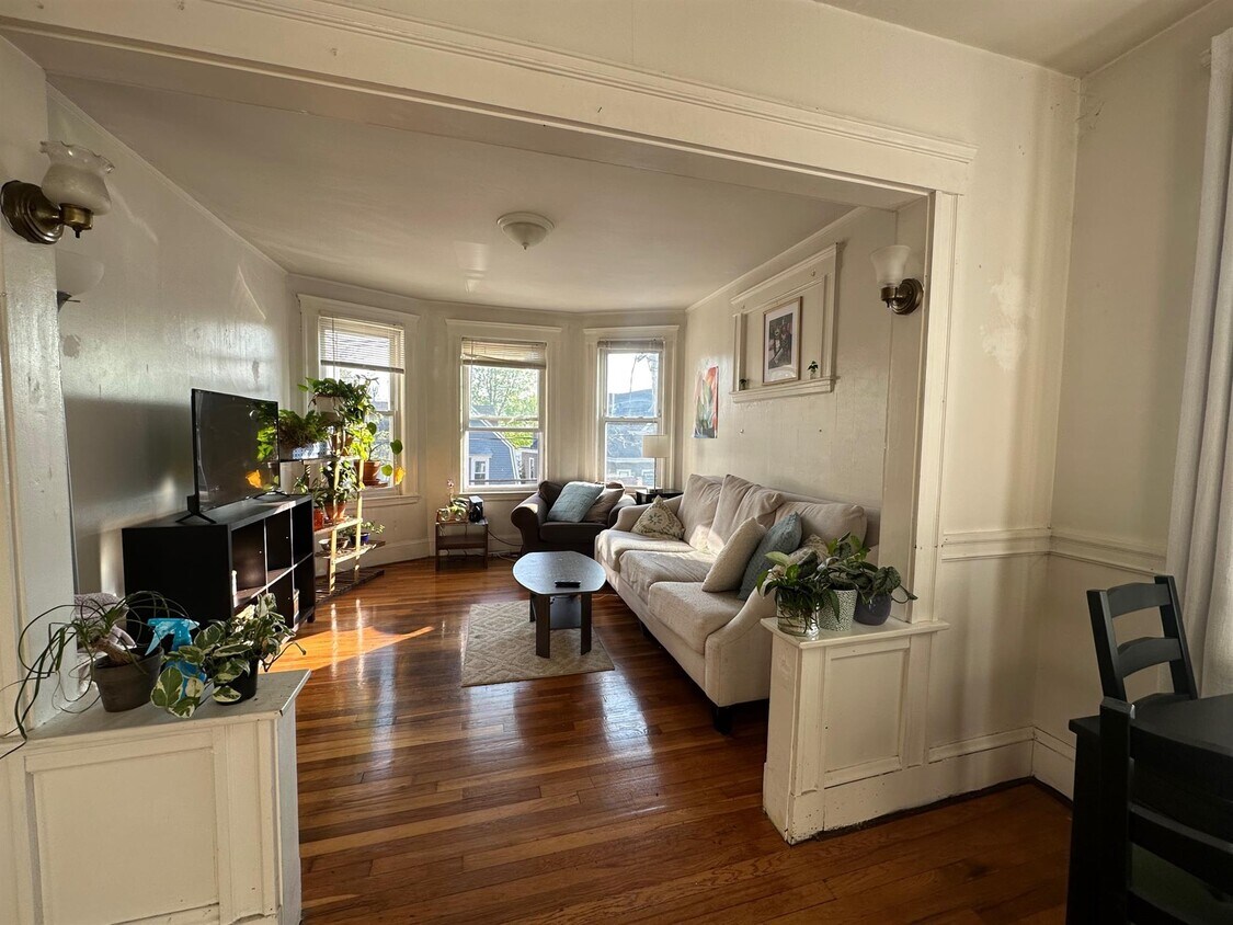 Foto principal - 223 Summer St