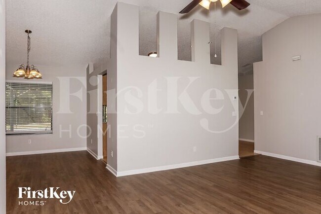 Foto del edificio - 1321 Coral Reef Ave NW