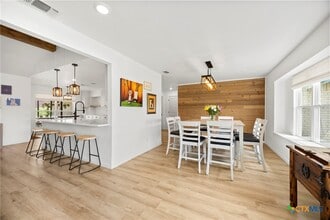 Building Photo - 921 Indian Trail