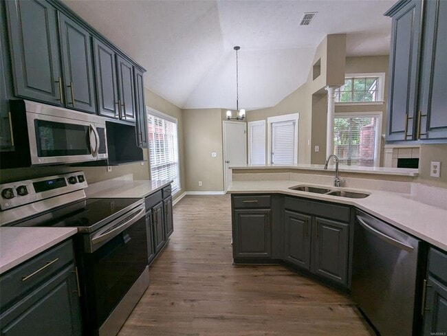 Building Photo - 7157 White Oak Ln