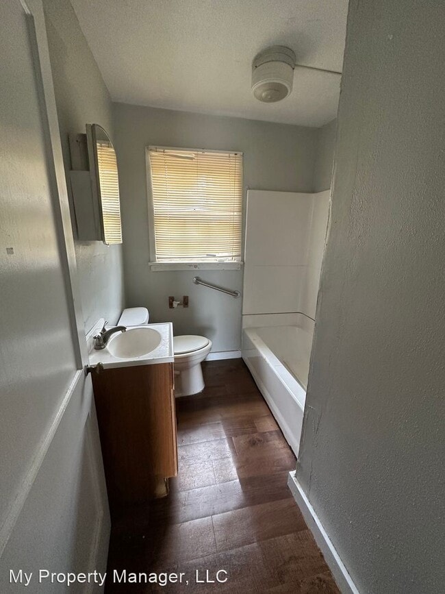 Building Photo - 2 br, 1 bath House - 2820 Coronado Drive