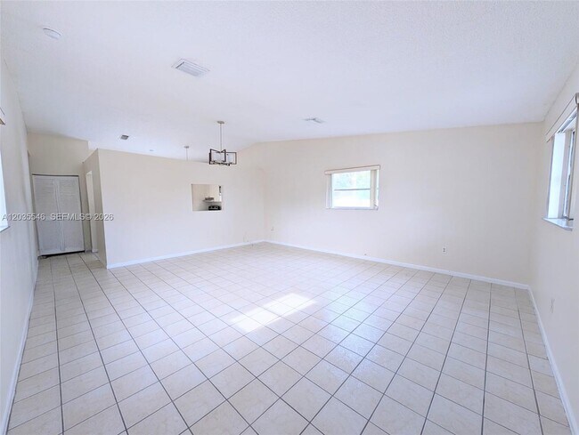 Foto del edificio - 15945 SW 304th St