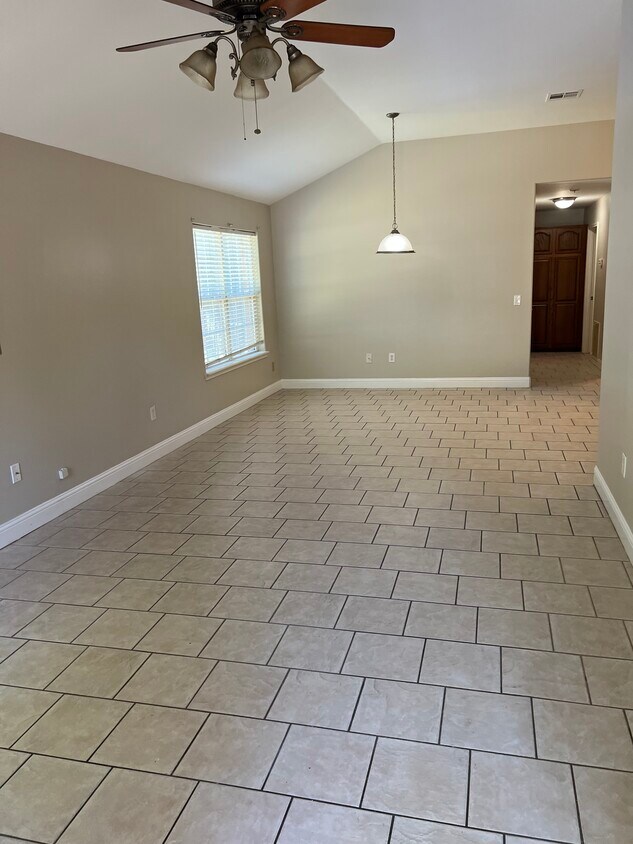 216 Bluebird Ln, Lufkin, TX 75904 House Rental in Lufkin, TX