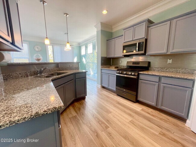 Foto del edificio - 2428 Cherry Creek Rd