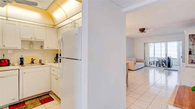 Foto del edificio - 7787 Golf Cir Dr