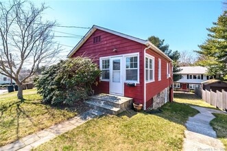 Building Photo - 15 Duncanson St