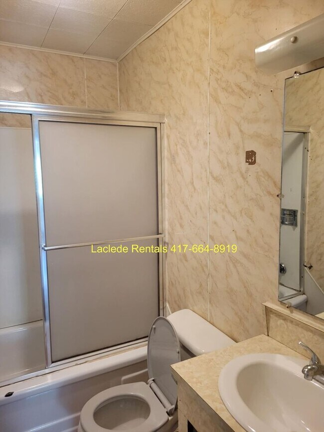 Building Photo - 3 BEDROOM 1 BATHROOM HOUSE FOR RENT